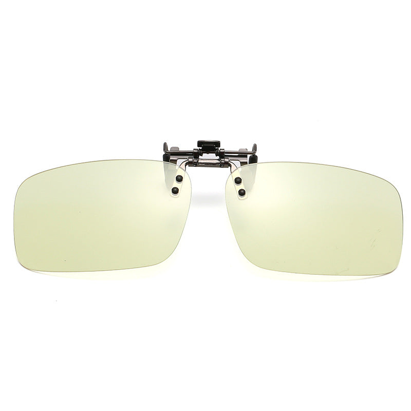 ワンタッチで取り付け可能なクリップ式レンズ IS112